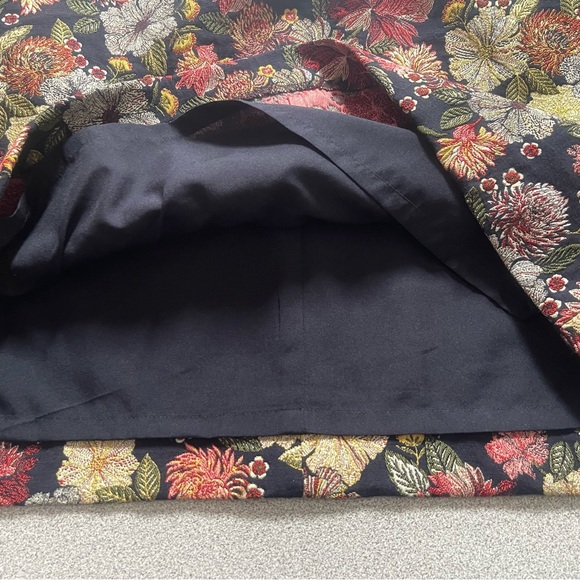 Loft Textured Floral Mini Skirt Size 6 - Picture 6 of 12